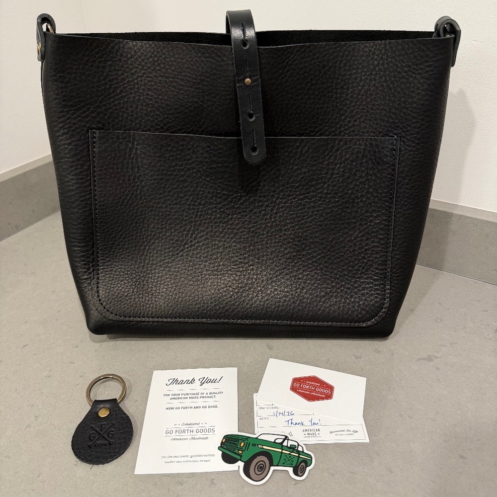 Go Forth Goods Small Avery Crossbody - New